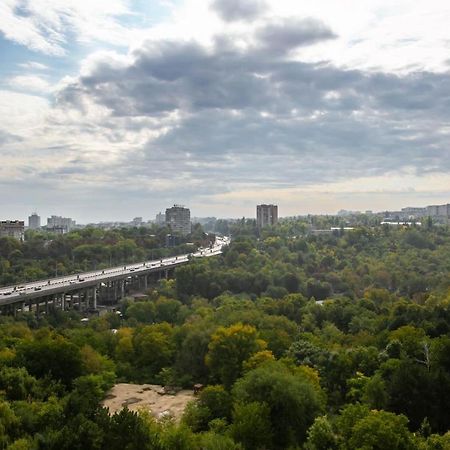 Apartament In Zona Centrala Si Parc Chisinau Bagian luar foto